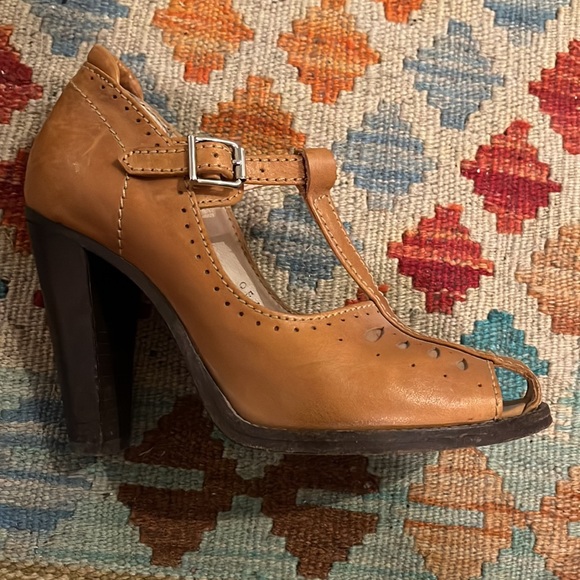 YMC Heels - Picture 5 of 6